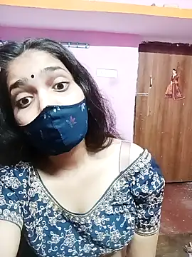 Snapshot of Cute-Simmi chatting on 01.18.25 Cute-Simmi online show from 01.18.25