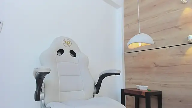 Snapshot of pamela_west chatting on 02.26.25 pamela west online show from 02.26.25