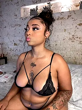 Snapshot of pamela_west chatting on 09.13.25 pamela west online show from 09.13.25