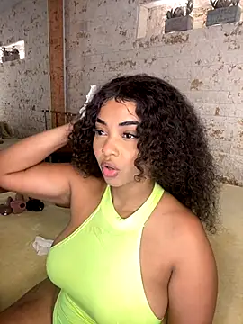 Snapshot of pamela_west chatting on 09.23.25 pamela west online show from 09.23.25