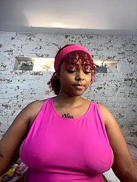 Snapshot of pamela_west chatting on 11.05.25 pamela west online show from 11.05.25