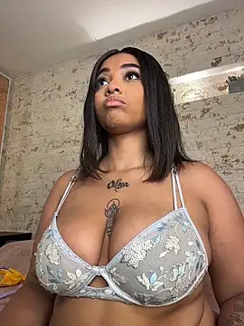 Snapshot of pamela_west chatting on 11.22.25 pamela west online show from 11.22.25