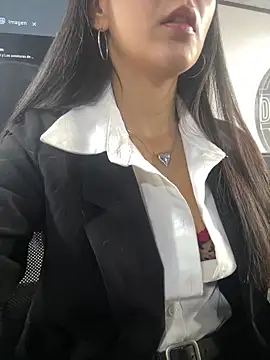 Amy Kiitty  online show from 04.27.26