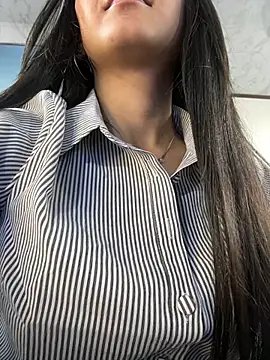 Amy Kiitty  online show from 07.27.26