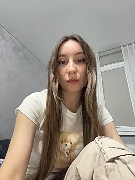 Snapshot of viviandaimond1 chatting on 03.28.26 viviandaimond1 online show from 03.28.26