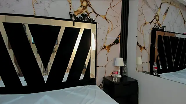 Snapshot of KarinaSimonz chatting on 09.13.25 KarinaSimonz online show from 09.13.25