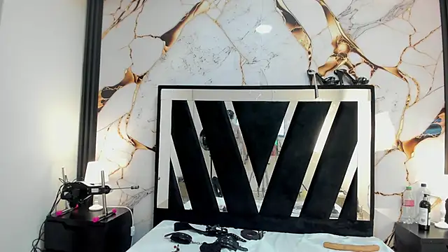 Snapshot of KarinaSimonz chatting on 09.14.25 KarinaSimonz online show from 09.14.25