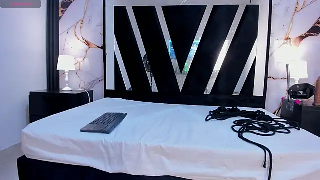 Snapshot of KarinaSimonz chatting on 09.20.25 KarinaSimonz online show from 09.20.25