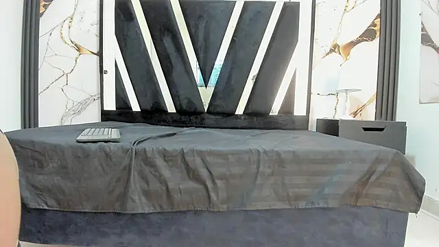 Snapshot of KarinaSimonz chatting on 10.04.25 KarinaSimonz online show from 10.04.25