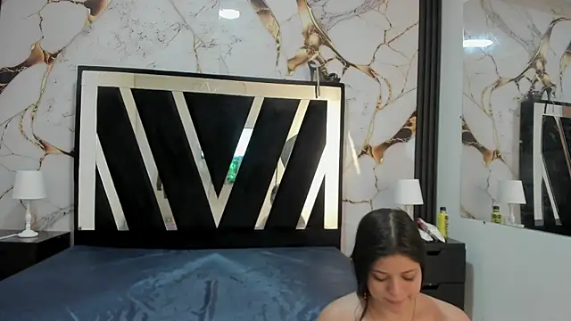 Snapshot of KarinaSimonz chatting on 10.11.25 KarinaSimonz online show from 10.11.25