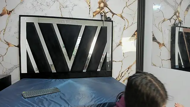 Snapshot of KarinaSimonz chatting on 10.16.25 KarinaSimonz online show from 10.16.25