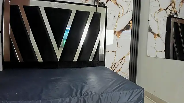 Snapshot of KarinaSimonz chatting on 10.23.25 KarinaSimonz online show from 10.23.25