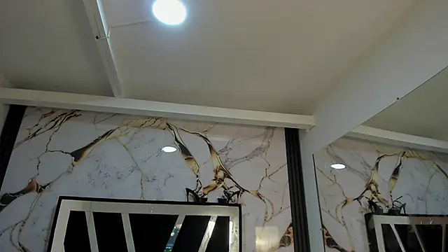 Snapshot of KarinaSimonz chatting on 11.08.25 KarinaSimonz online show from 11.08.25