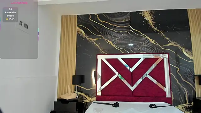 Snapshot of KarinaSimonz chatting on 12.13.25 KarinaSimonz online show from 12.13.25