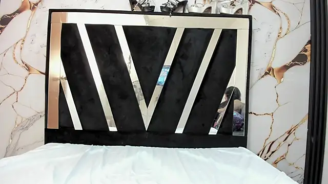 KarinaSimonz online show from 02.18.26