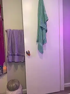 GoldieBakeman online show from 09.22.25