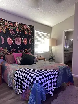 GoldieBakeman online show from 10.06.25