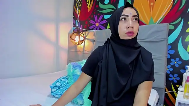 Snapshot of Sweet_hot_mia chatting on 01.07.25 Sweet hot mia online show from 01.07.25