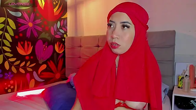 Snapshot of Sweet_hot_mia chatting on 03.16.25 Sweet hot mia online show from 03.16.25