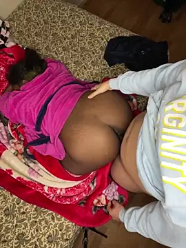 Snapshot of gamingcouple420 chatting on 12.15.25 gamingcouple420 online show from 12.15.25