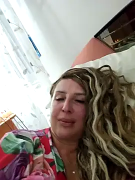 Snapshot of MariaRichi_ chatting on 09.17.25 MariaRichi  online show from 09.17.25