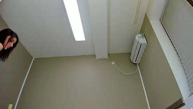 Kimi Ivy online show from 12.30.24