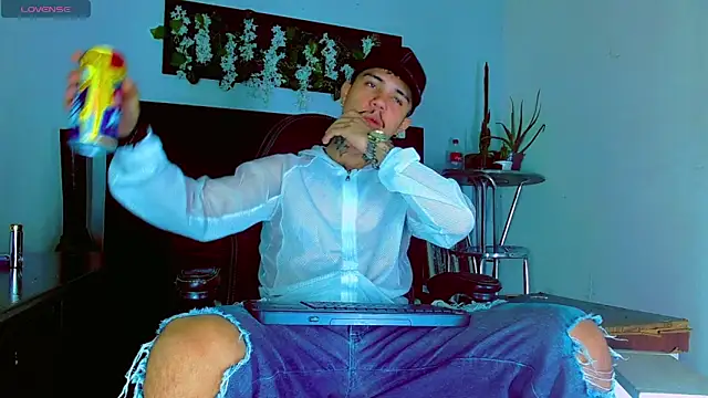 Snapshot of HannibalLester chatting on 05.03.26 HannibalLester online show from 05.03.26