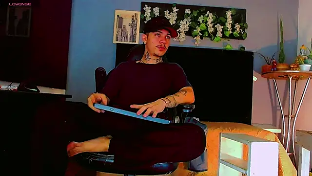 Snapshot of HannibalLester chatting on 07.22.26 HannibalLester online show from 07.22.26