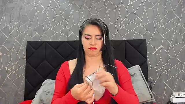 NicoleJonss online show from 02.27.25