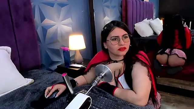 NicoleJonss online show from 04.28.26