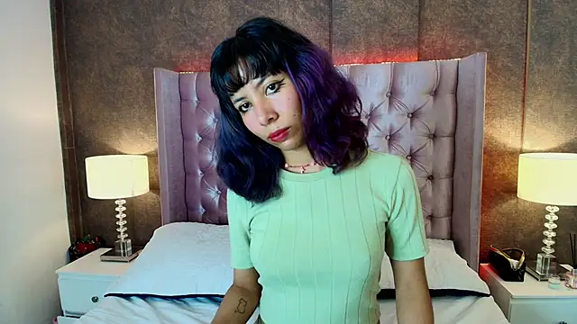 Akane Uwu online show from 02.10.25