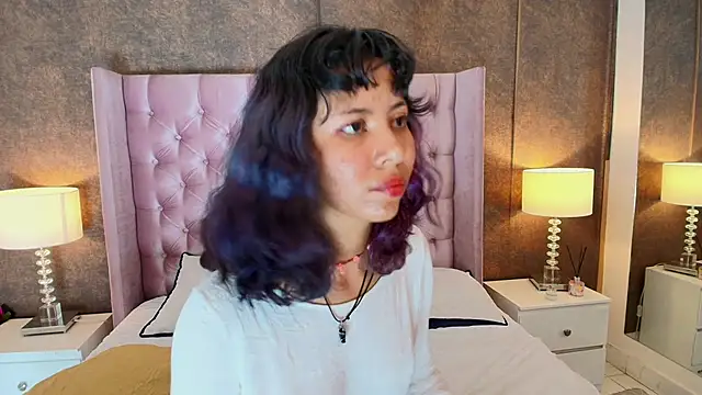 Akane Uwu online show from 02.13.25