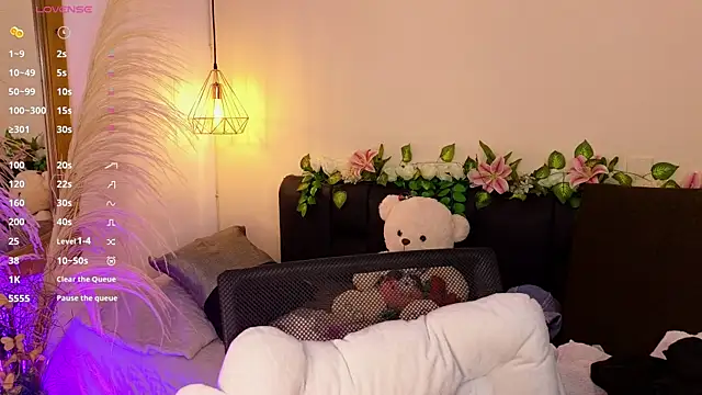 Hannah williams1 online show from 10.03.25