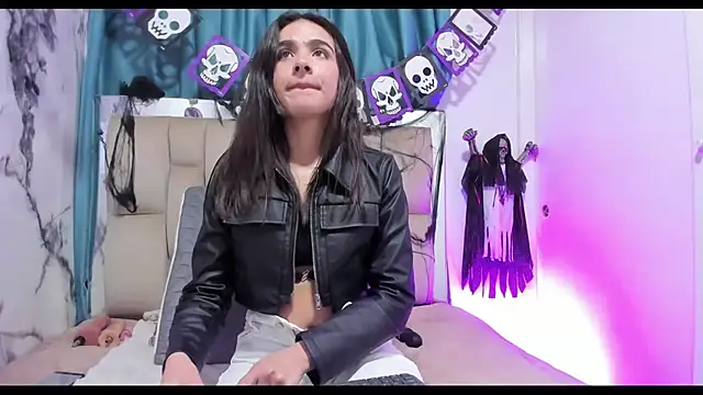 dafne queenn online show from 10.11.25