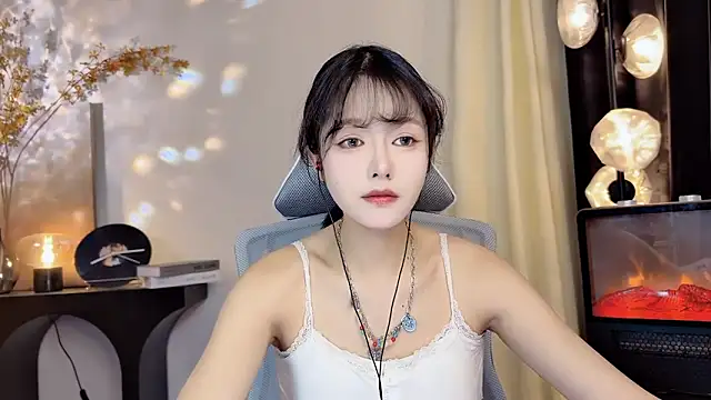 xiaodaibabyy online show from 02.02.25