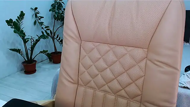 Snapshot of NaughtyNylonFeet chatting on 03.21.25 NaughtyNylonFeet online show from 03.21.25