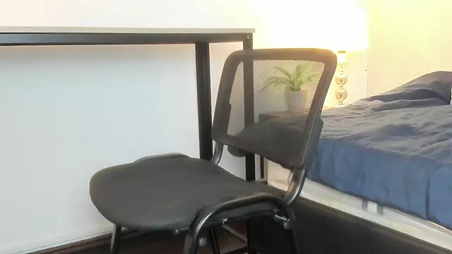 Caroline dh online show from 02.12.26