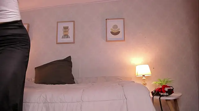 Caroline dh online show from 07.21.26