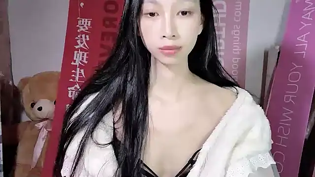 Snapshot of Lili-2 chatting on 12.06.24 Lili-2 online show from 12.06.24