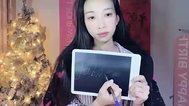 Snapshot of Lili-2 chatting on 12.28.24 Lili-2 online show from 12.28.24