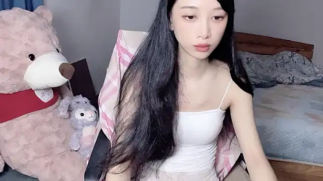 Snapshot of Lili-2 chatting on 09.19.25 Lili-2 online show from 09.19.25