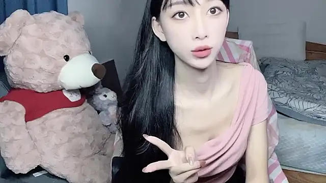 Snapshot of Lili-2 chatting on 09.27.25 Lili-2 online show from 09.27.25