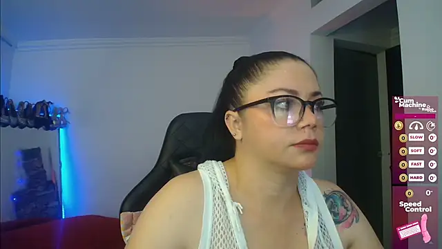 Snapshot of Madame_Shein_ chatting on 12.11.24 Madame Shein online show from 12.11.24