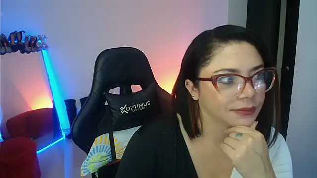 Snapshot of Madame_Shein_ chatting on 02.05.25 Madame Shein online show from 02.05.25