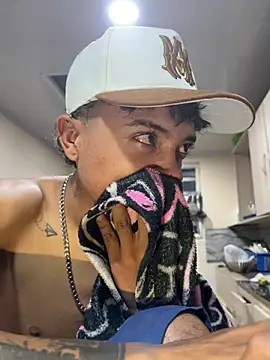 Snapshot of Edward_Milleer chatting on 12.26.24 Edward Milleer online show from 12.26.24