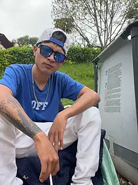 Snapshot of Edward_Milleer chatting on 12.29.24 Edward Milleer online show from 12.29.24