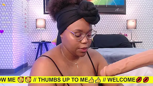 Snapshot of Makena_gh chatting on 01.11.25 Makena gh online show from 01.11.25