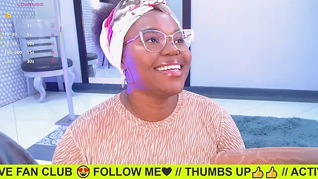 Snapshot of Makena_gh chatting on 01.25.25 Makena gh online show from 01.25.25