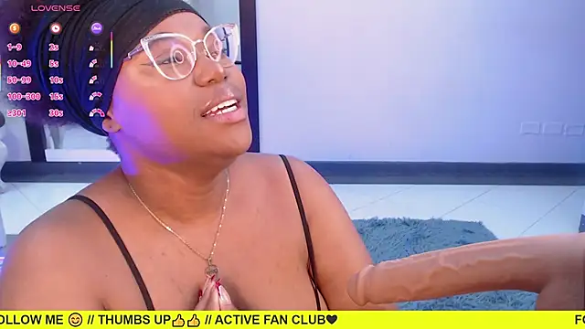 Snapshot of Makena_gh chatting on 01.27.25 Makena gh online show from 01.27.25