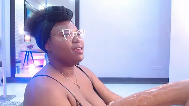 Snapshot of Makena_gh chatting on 02.03.25 Makena gh online show from 02.03.25